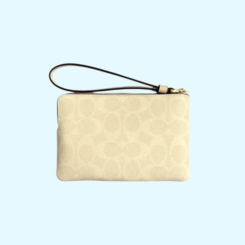NWT Coach Cream Leather Wristlet - Picture 3 of 5